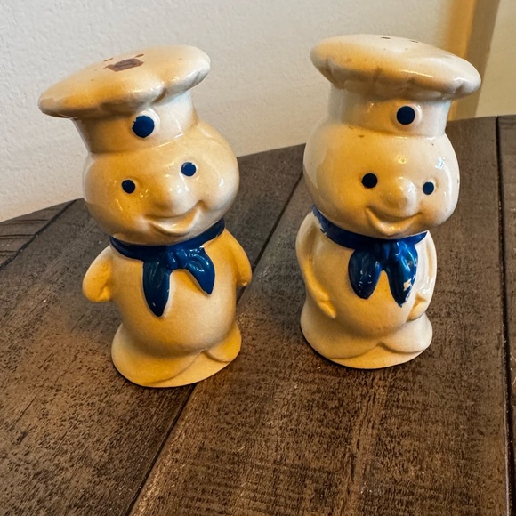 Vintage 80s Pillsbury Doughboy Ceramic Chef White Blue Salt Pepper Shakers Set - Picture 1 of 9